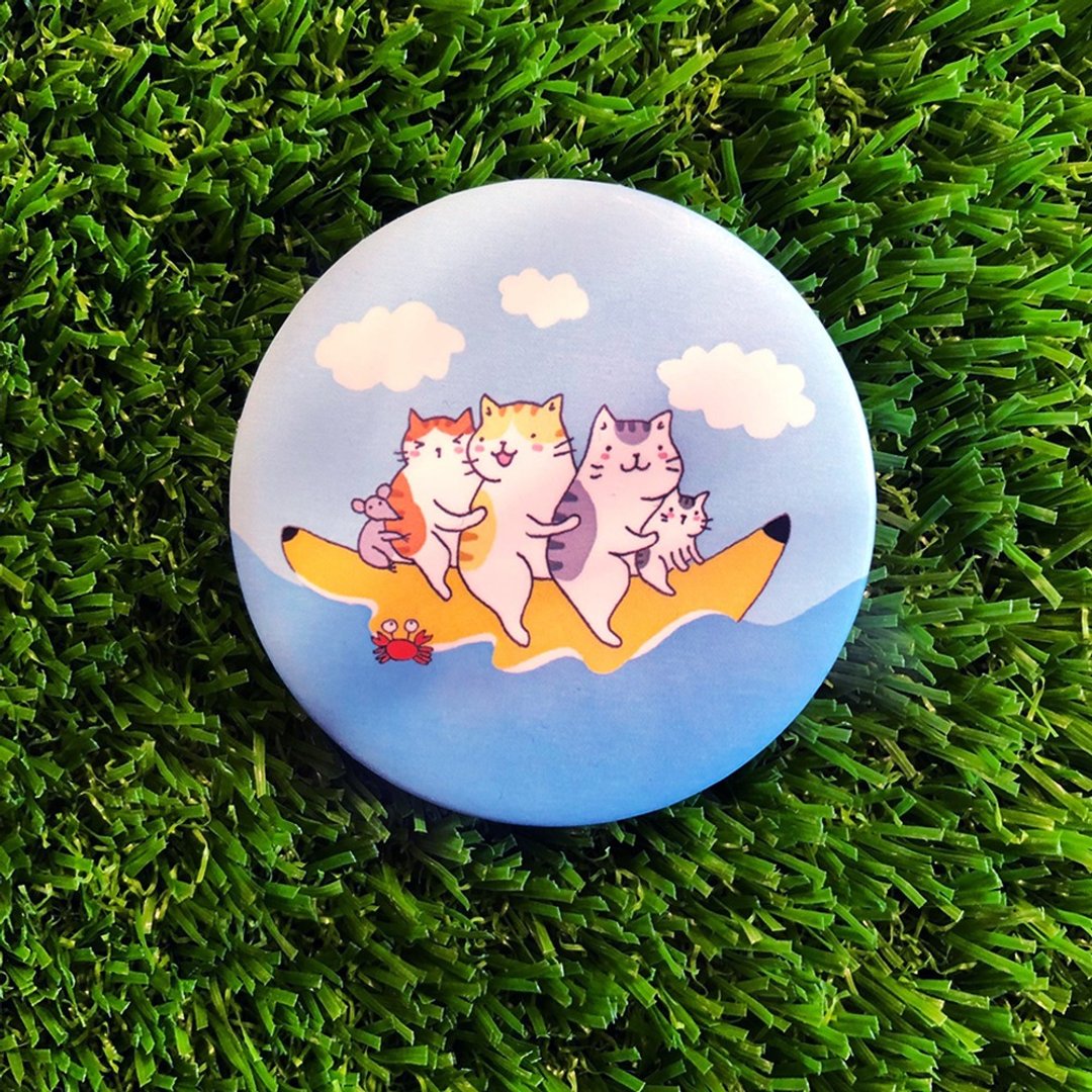 3猫小铺独家58mm胸章-香蕉船(插画家:猫小姐) - 徽章/别针 - 其他金属 