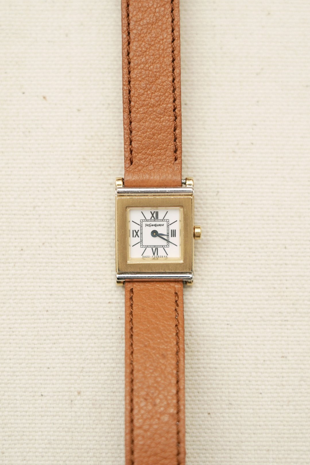 A ROOM MODEL - Vintage YSL金框罗马字古董表 - 女表 - 贵金属 金色