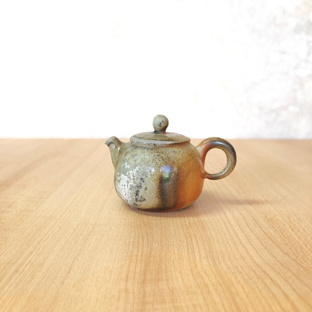 柴烧陶 斑驳的结晶开片 手捏茶壶 - 茶具/茶杯 - 陶 橘色