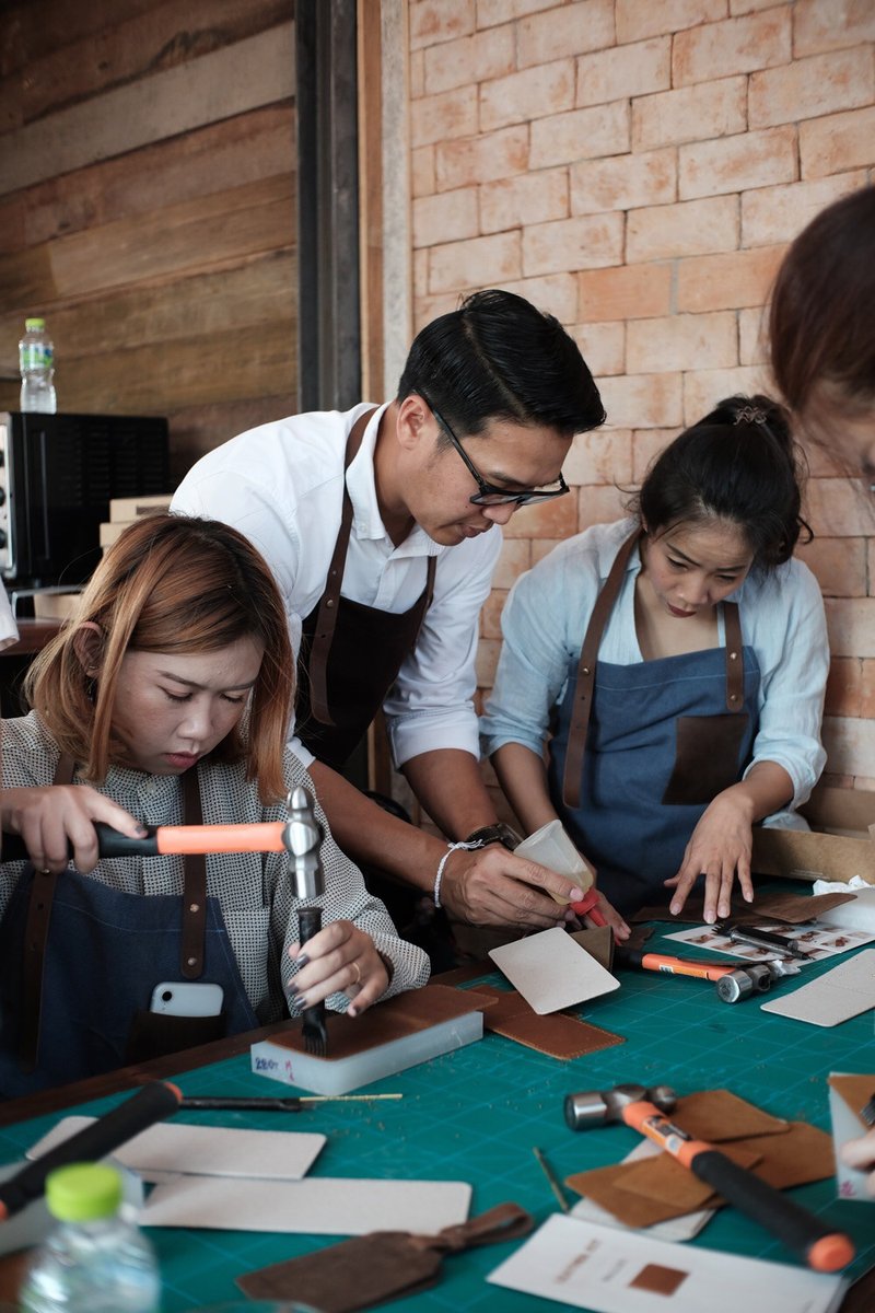 Leather craft Leather goods Workshop - 名片夹/名片盒 - 真皮 咖啡色