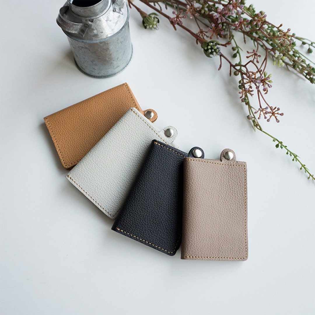 Card Case [Shrink Leather] Natural Compact Mask Holder Card Slot 2-Way Leather HS05K - 名片夹/名片盒 - 真皮 咖啡色