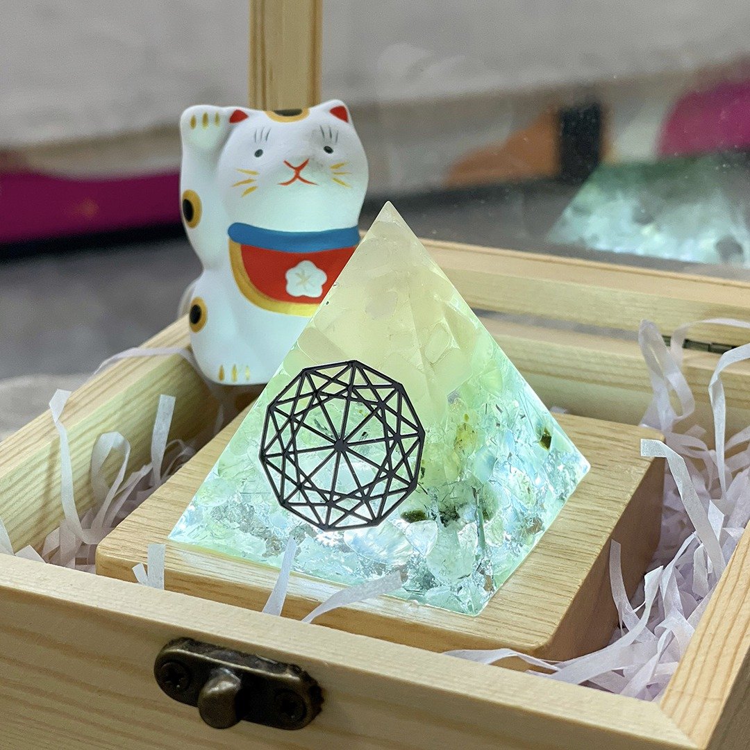 【白水晶+月亮石+葡萄石】奥根能量塔Orgonite (6cm/5cm/4cm) - 摆饰 - 水晶 