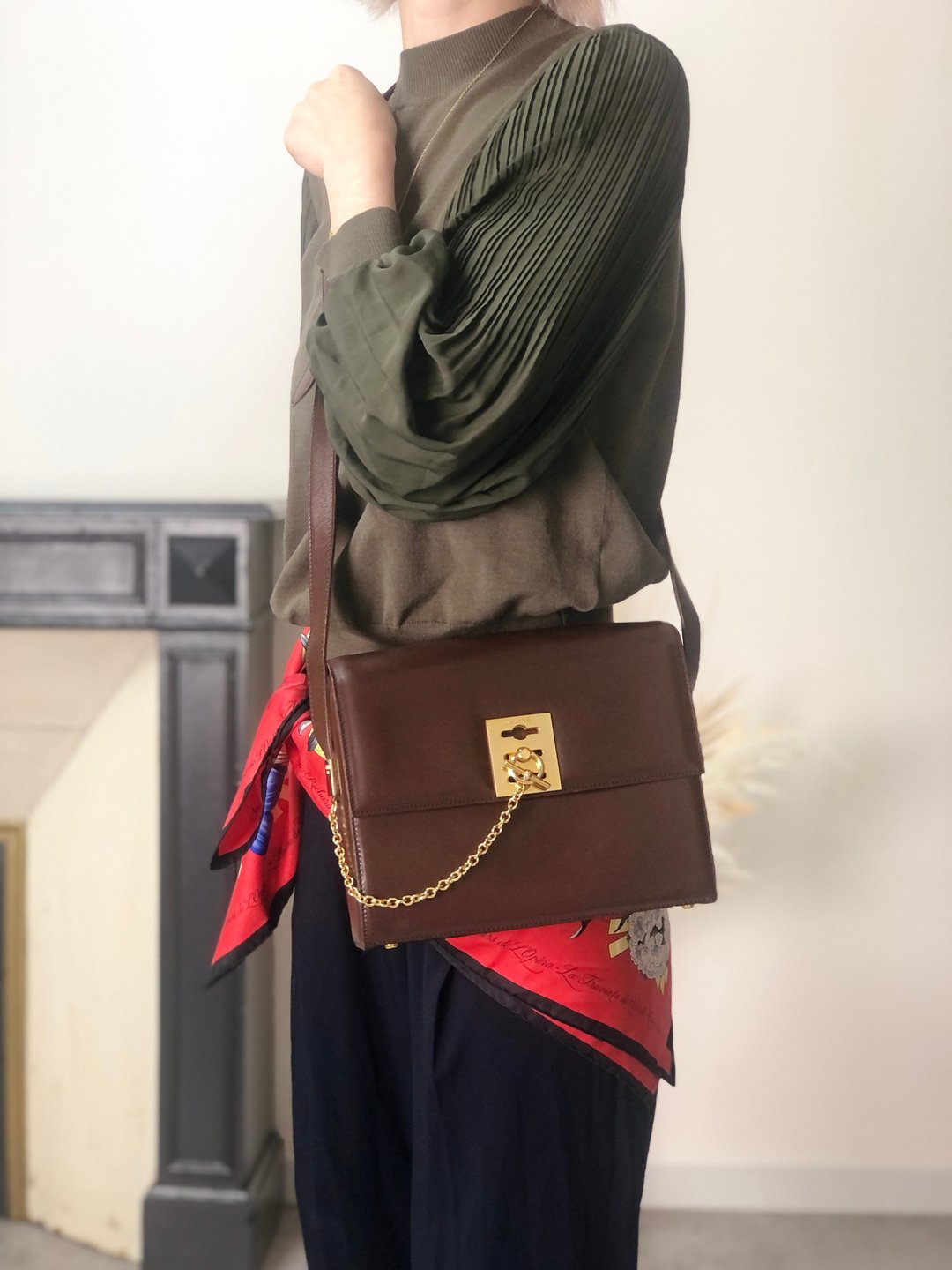 【 日本直送 名牌中古包 】CELINE  સુંદરીઓ Shoulder Bag 棕色 Gancini Chain 皮革 方形 vintage 复古 x6s3nv - 侧背包/斜挎包 - 真皮 咖啡色