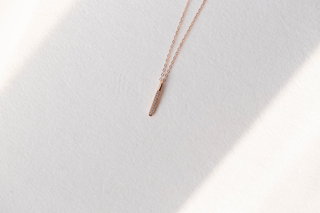 14K玫瑰金 直线1字钻石项链 Diamond Necklace 轻珠宝 女生礼物 - 项链 - 钻石 多色