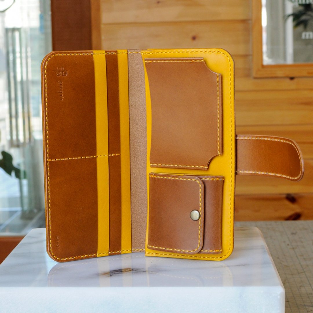 Long wallet with an emphasis on card storage No.6 Buttero - 皮夹/钱包 - 真皮 多色