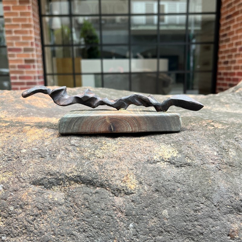 雕刻件　道见　巴拉圭绿檀底座 - 摆饰 - 木头 咖啡色