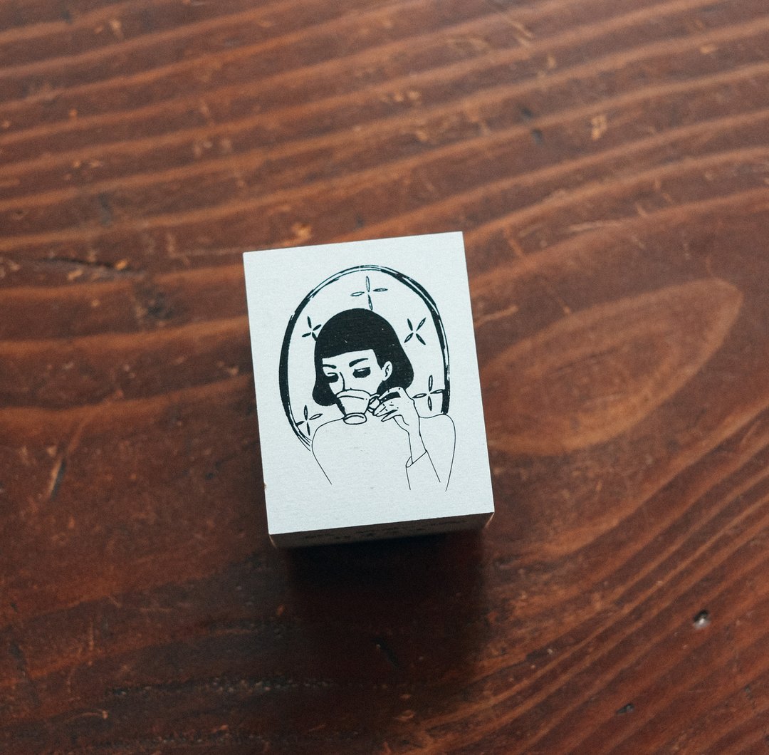 吃茶女孩 木头印章 - 印章/印台 - 木头 白色