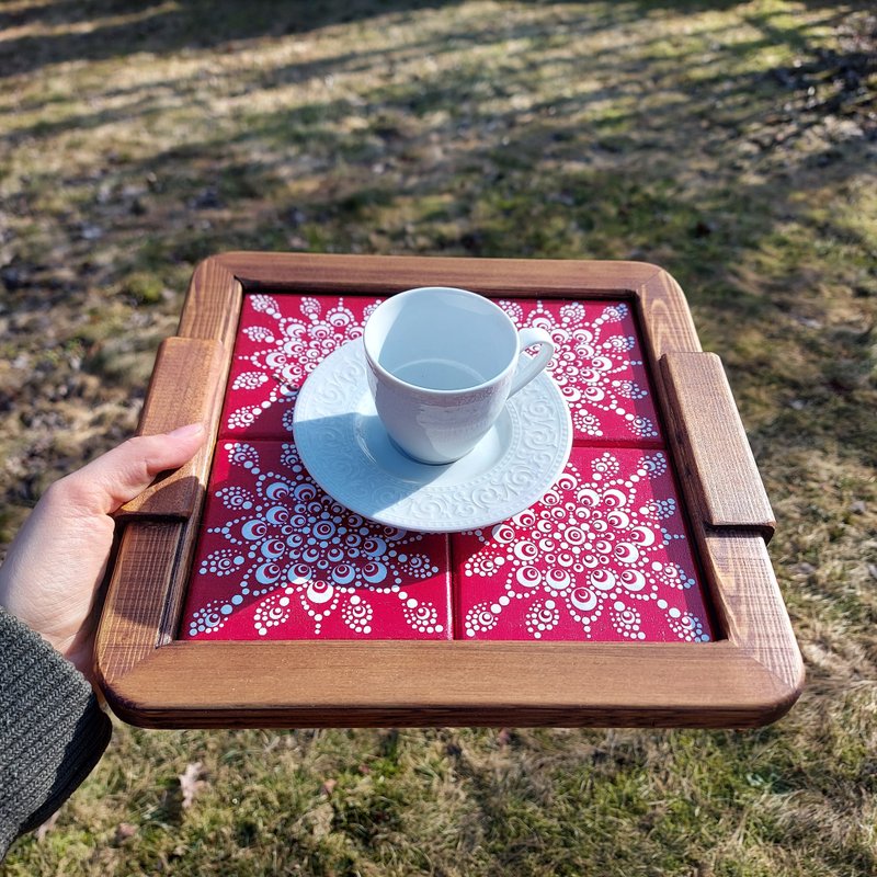 带有手绘木瓷砖的木质咖啡托盘 - 托盘/砧板 - 木头 红色