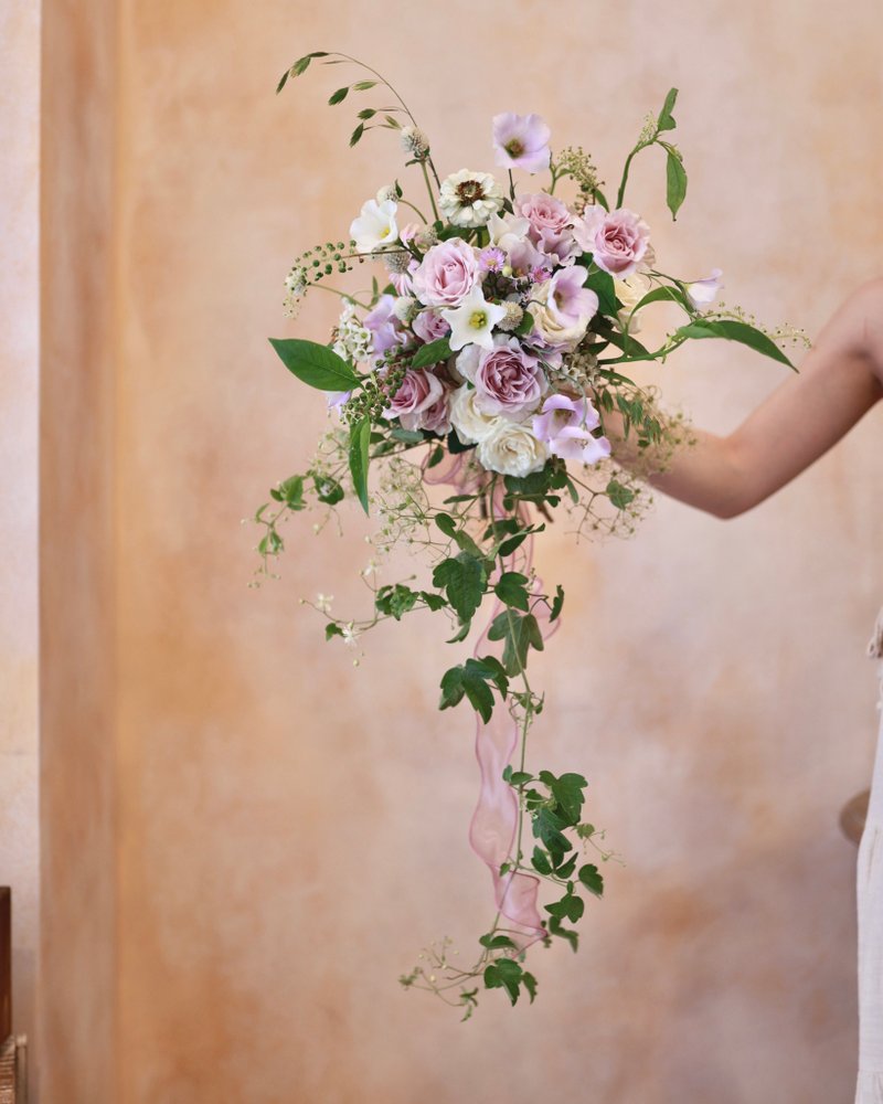 定制鲜花捧花 (瀑布捧花) - 干燥花/捧花 - 植物．花 