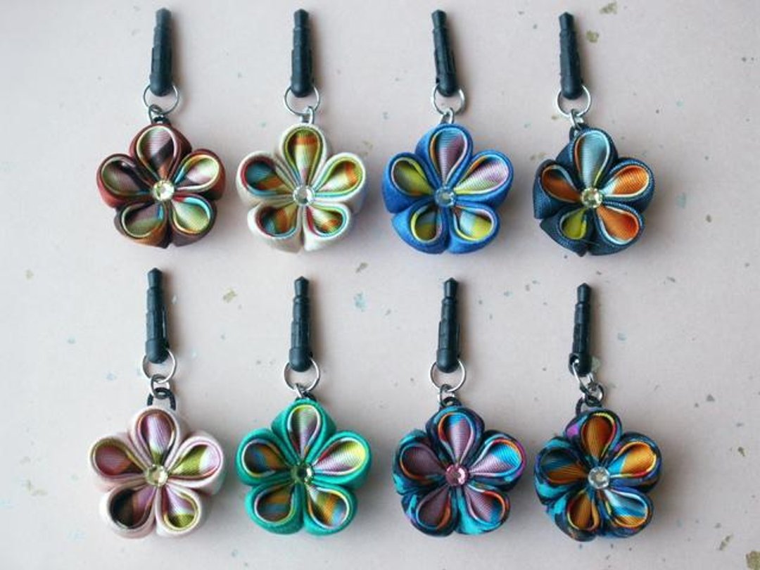 [New color] cute made with knob crafted clothes fabric Sumapi (smartphone Pierce) ♪ - 钥匙链/钥匙包 - 其他材质 