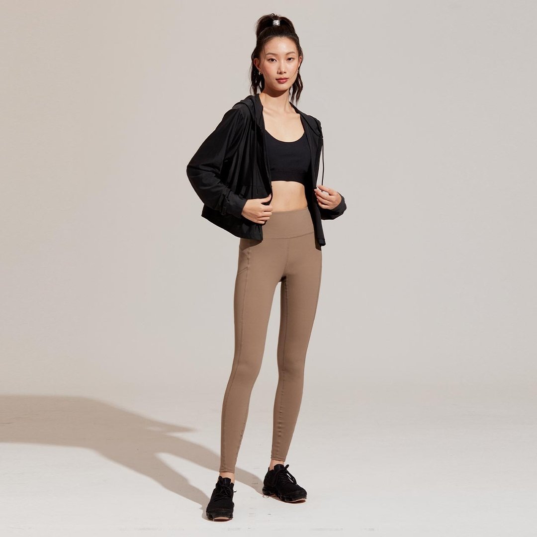 ULTRACOOL-凉感宽版连帽短外套-乌黑 - 女装休闲/机能外套 - 尼龙 黑色