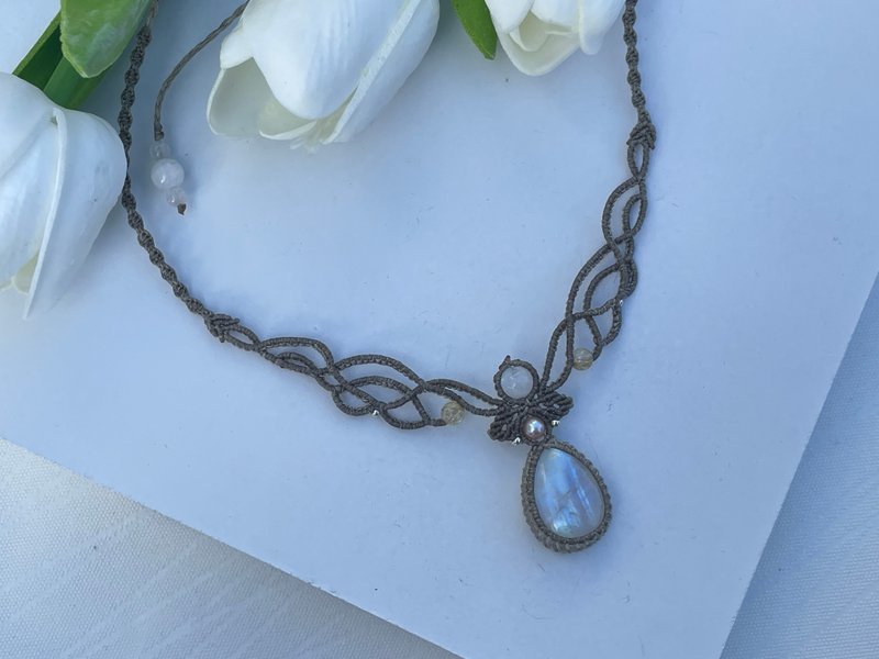 230534 Macrame 月亮石 编织 颈链 - 项链 - 半宝石 卡其色