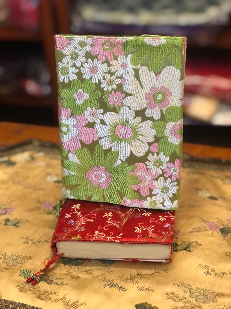 台湾制疗愈的织锦缎精美书套 - 收纳用品 - 丝．绢 多色