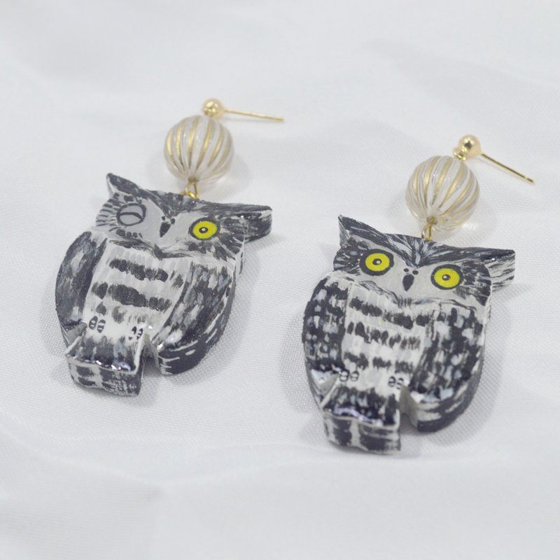 森林童话 黄永玉 水墨灰白猫头鹰 不对称耳环 手绘木制 - 耳环/耳夹 - 木头 灰色