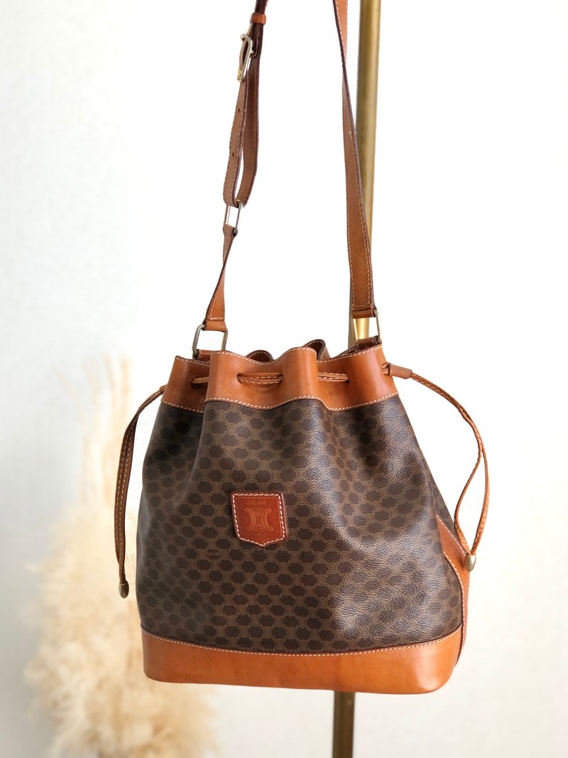 【日本直送，名牌二手包装】CELINE Macadam 单肩包棕Blason 皮革抽绳 Vintage Vintage 5nine3 - 侧背包/斜挎包 - 真皮 咖啡色