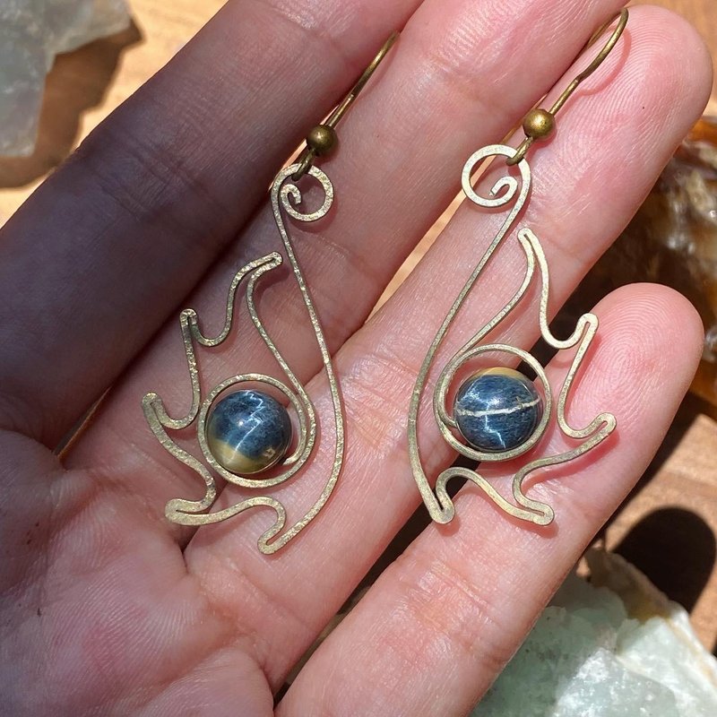 【Lost and find】飞龙 梦幻 虎眼石 耳环 - 耳环/耳夹 - 宝石 蓝色