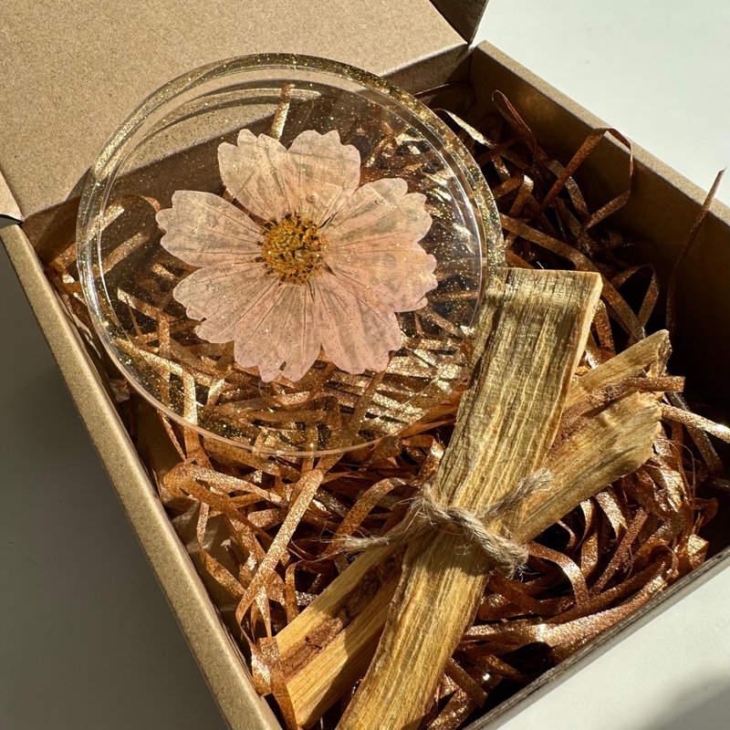 水晶胶押花碟与秘鲁圣木礼盒 - 香薰/精油/线香 - 塑料 