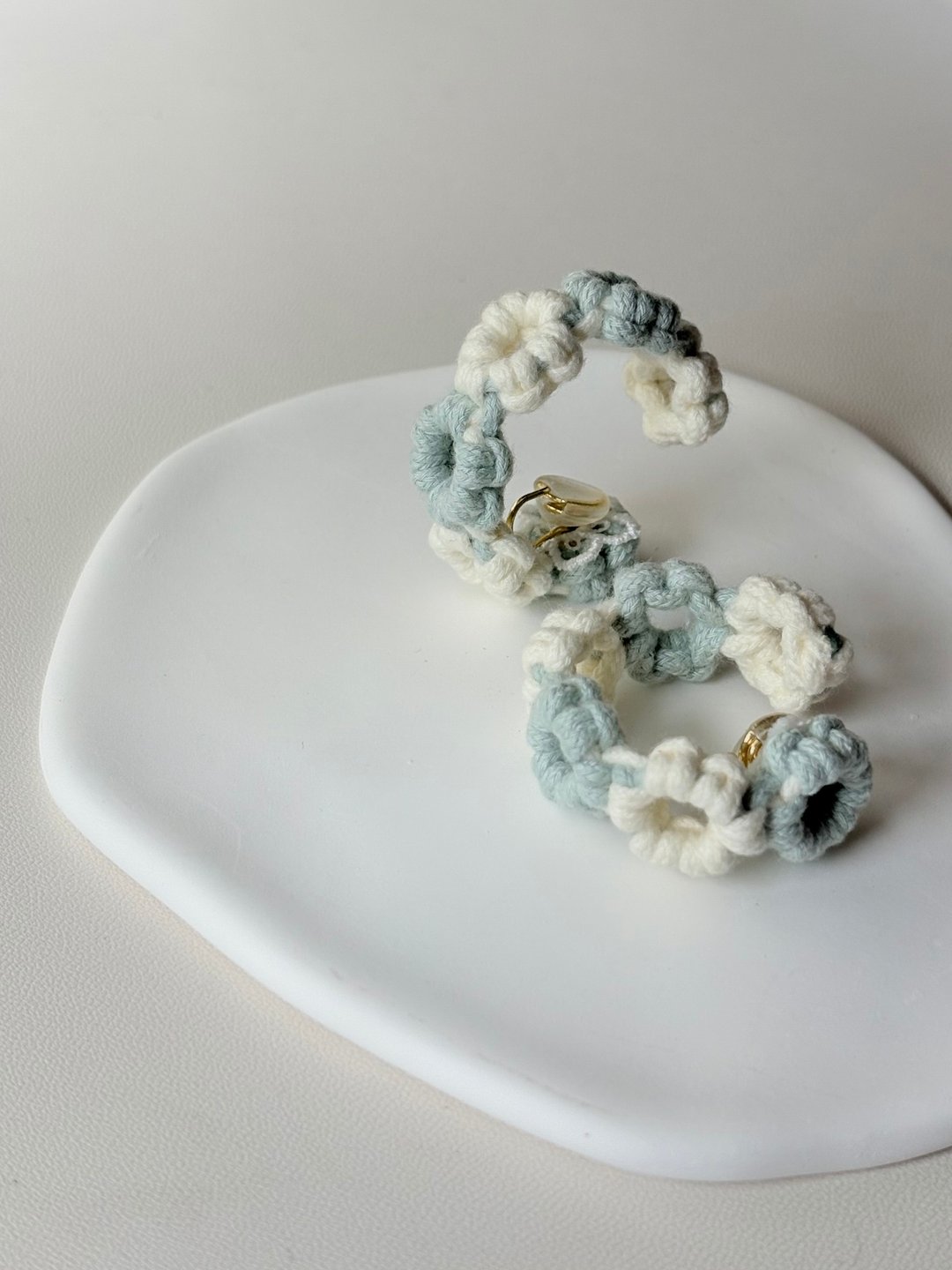 【原创－饰品】手作编织 花圈 耳环 耳针 耳夹 - 耳环/耳夹 - 棉 蓝色
