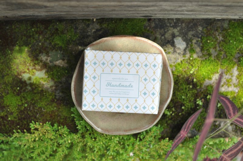 HEYU SOAP 手捏陶沥水肥皂盘 - 卫浴用品 - 陶 卡其色