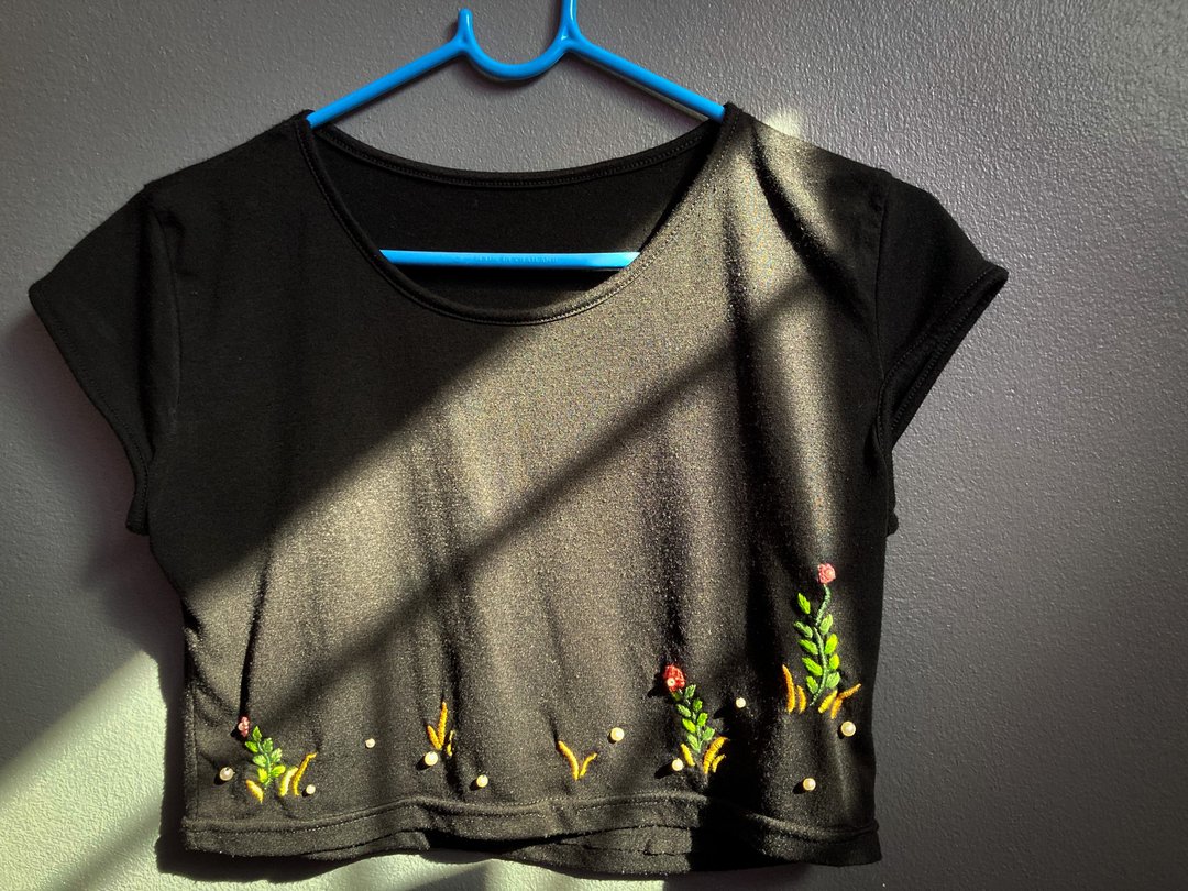 shirt Embroidery thread - 女装 T 恤 - 绣线 黑色