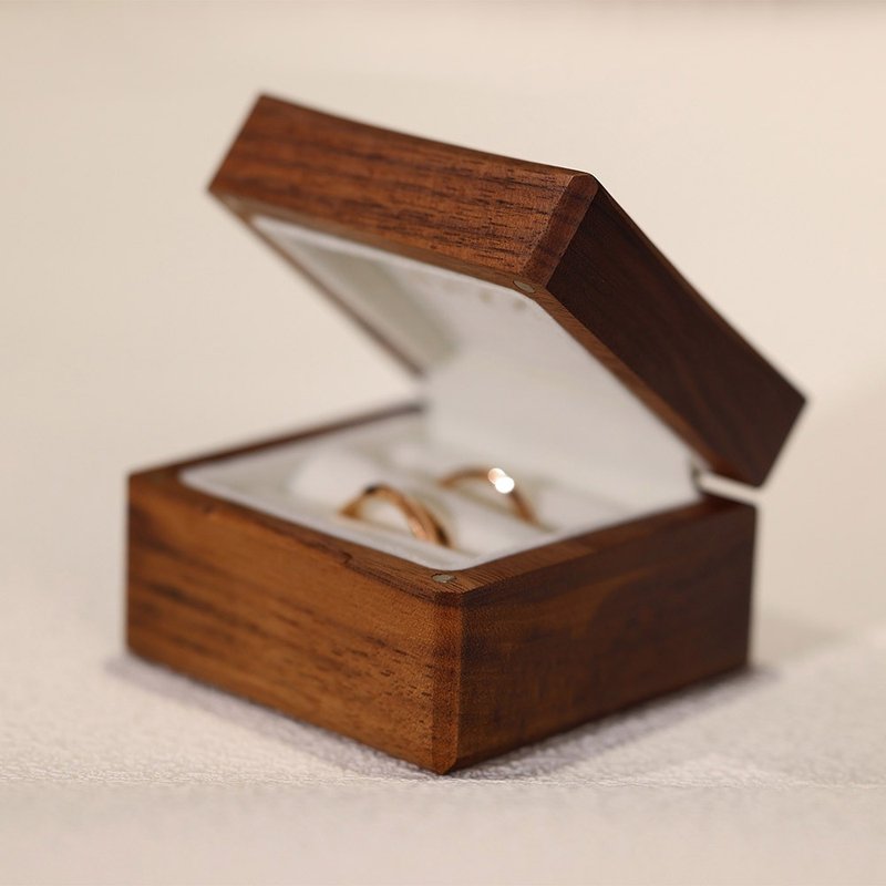 黑角星芒木制戒盒 实木戒盒 求婚戒盒/婚戒对戒收纳 - 收纳用品 - 木头 咖啡色