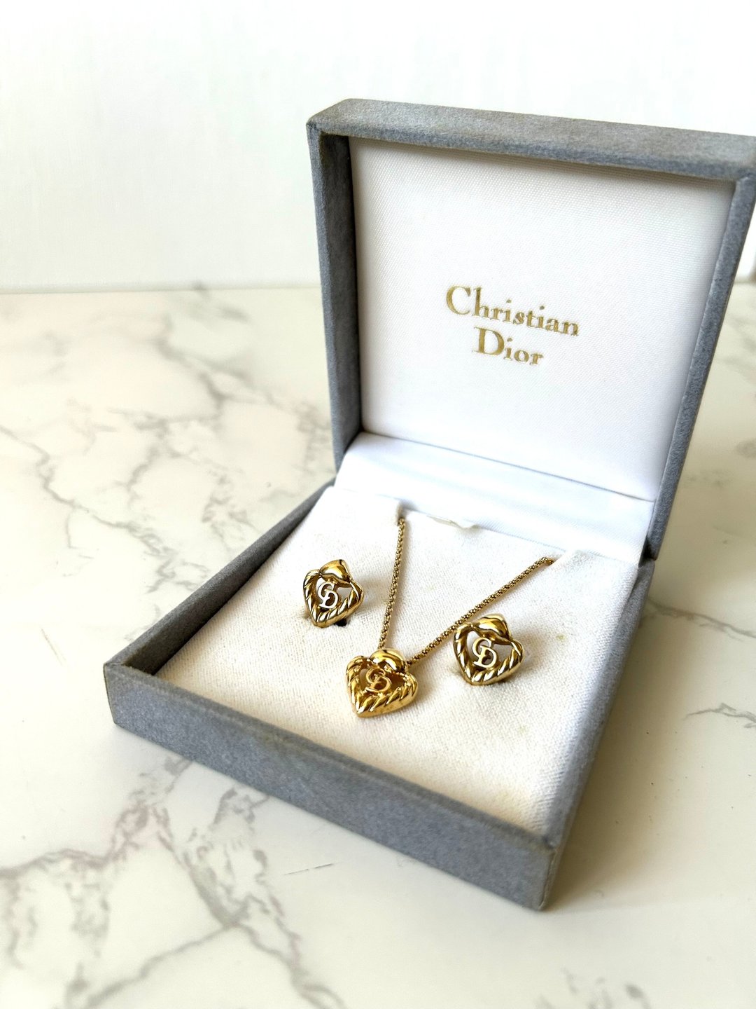 稀有中古饰品 Dior 螺旋心形 Logo 礼盒 吊坠 颈链 项链 耳环耳夹 - 项链 - 其他材质 金色