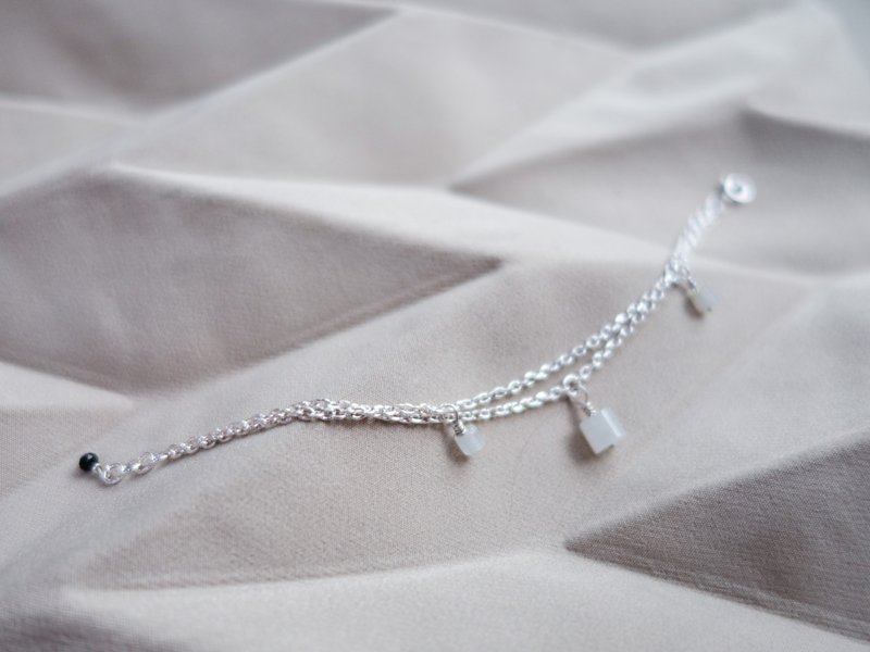 冰白天然翡翠手工手链・925 纯银・缅甸玉・黑曜石 - 手链/手环 - 半宝石 