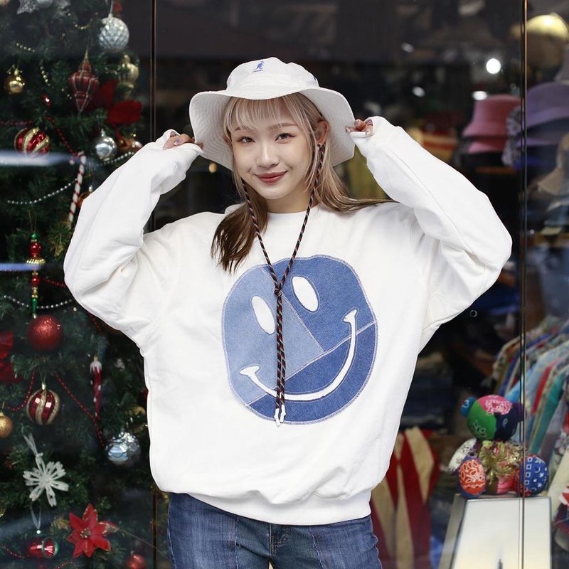 牛仔拼布哈哈笑脸卫衣 - 中性连帽卫衣/T 恤 - 棉．麻 白色