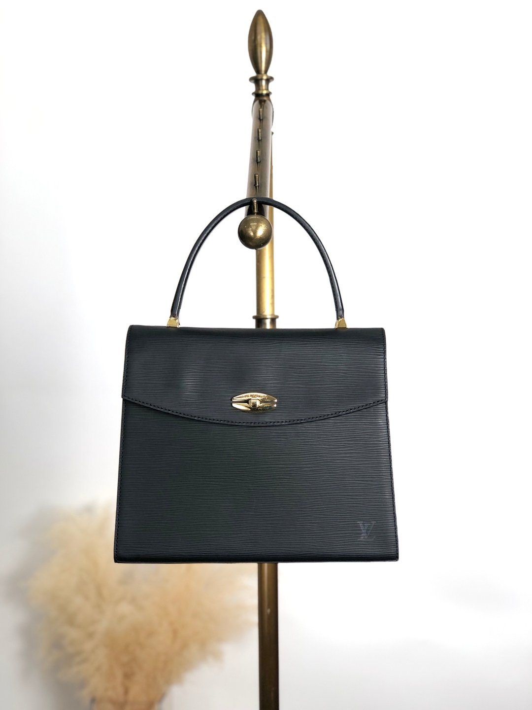 【 日本直送 名牌中古包 】LOUIS VUITTON 路易威登 Epi 手提包 黑色 转扣 皮革 Malletier 老花 u8cniv - 手提包/手提袋 - 真皮 黑色