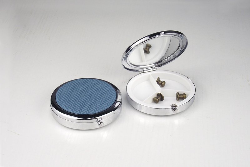 订制你的颜色 便携分格药盒 简约随身化妆镜 圆形金属储物盒 银色 - 彩妆刷具/镜子/梳子 - 其他金属 多色