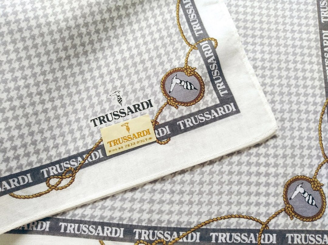 Trussardi Vintage Handkerchief Gray 19 x 19 inches - 手帕/方巾 - 棉 白色