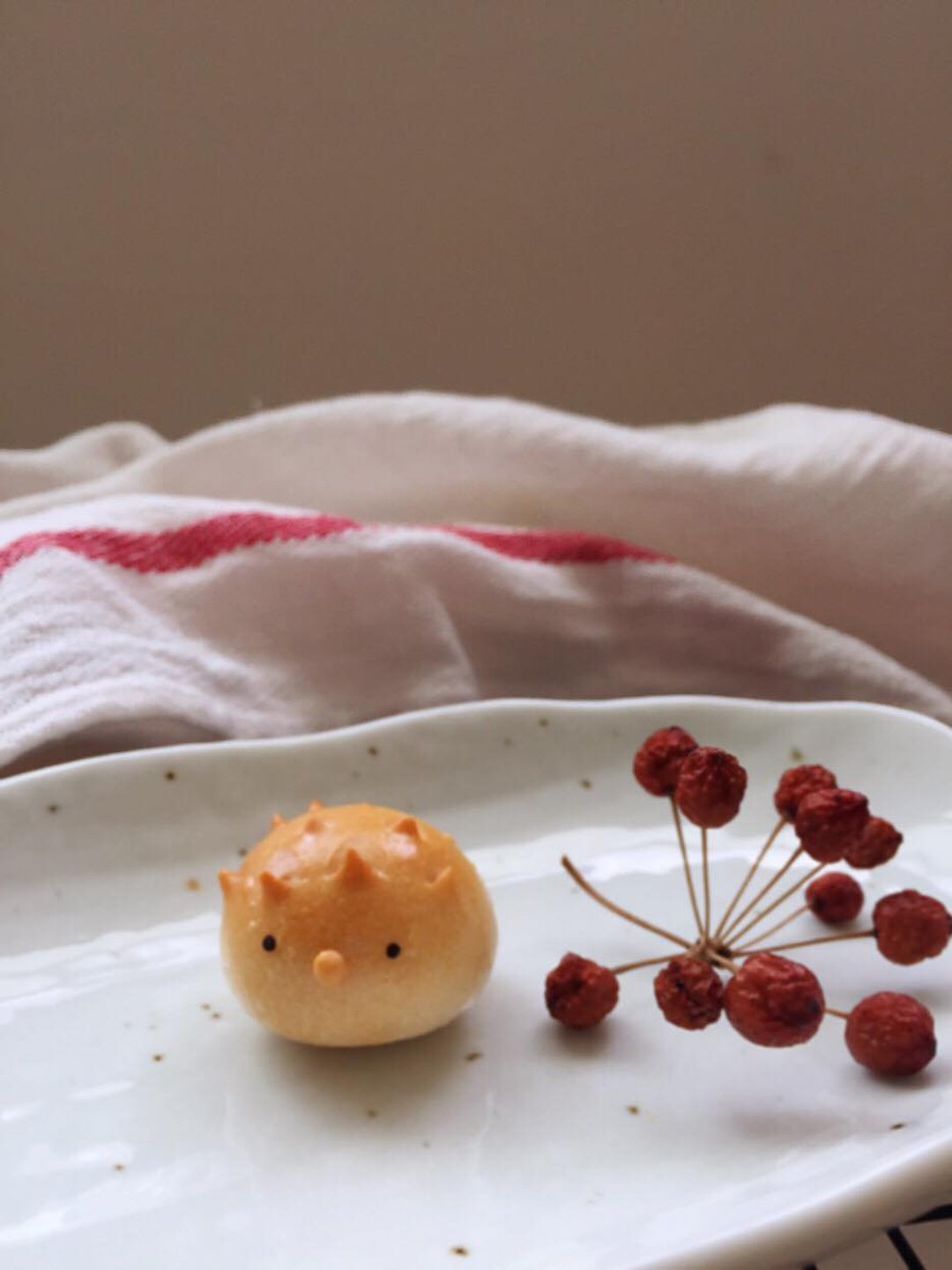 袖珍面包磁铁  -  小刺猬动物餐包 - 冰箱贴/磁贴 - 新鲜食材 咖啡色