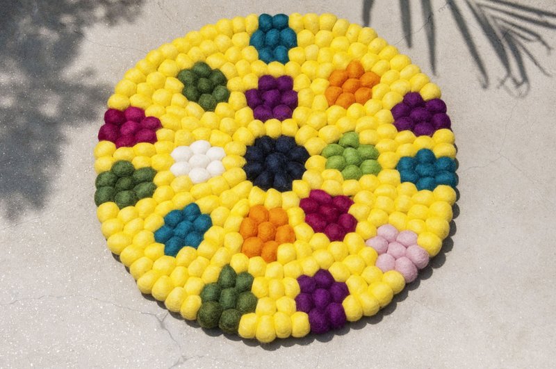 羊毛毡坐垫 羊毛毡地毯 羊毛毡球地垫 羊毛毡椅垫-彩虹色森林花朵 - 地垫/地毯 - 羊毛 多色