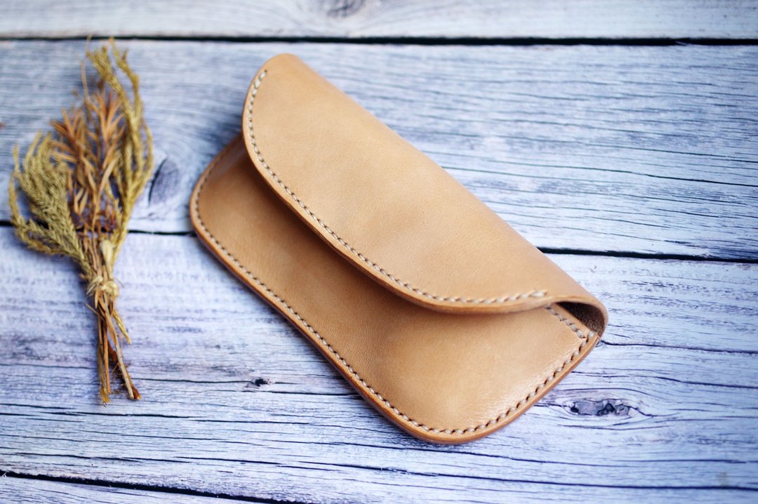 真皮紧固件皮革盒 - 名片夹/名片盒 - 真皮 白色