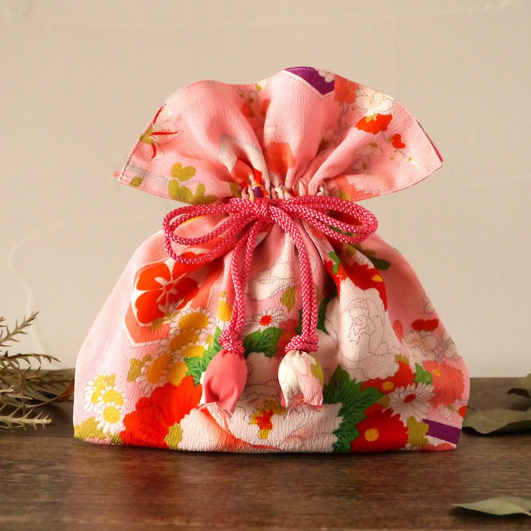 Antique Kimono Drawstring purse FUGURO medium size that brings happiness - 化妆包/杂物包 - 棉 粉红色