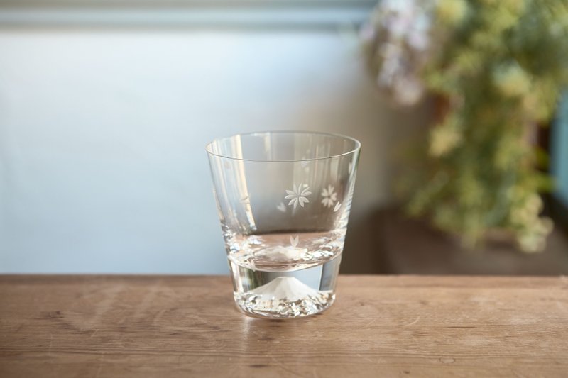 日本田岛硝子 日本制富士山雕花威士忌杯 富士山杯-樱花款 - 玻璃杯 - 玻璃 透明