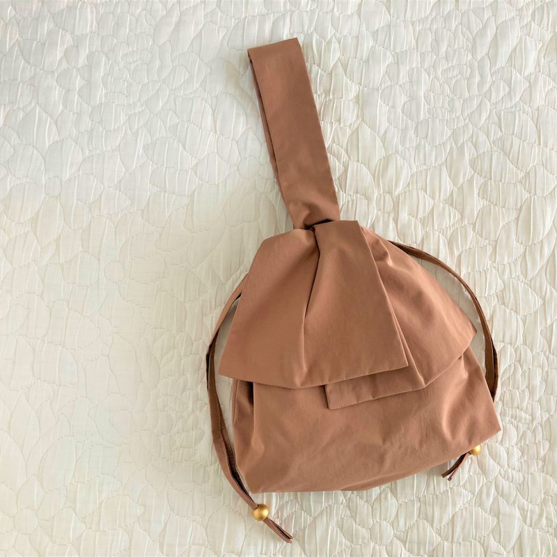 Water repellent taffeta big ribbon one handle drawstring mini bag camel - 手提包/手提袋 - 其他材质 咖啡色