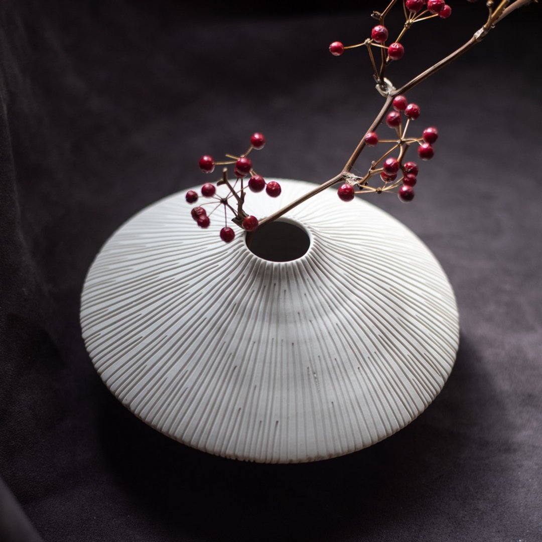 雾的原貌 碟型花器 - 大 - 手拉坏 手作陶器 - 花瓶/陶器 - 瓷 白色