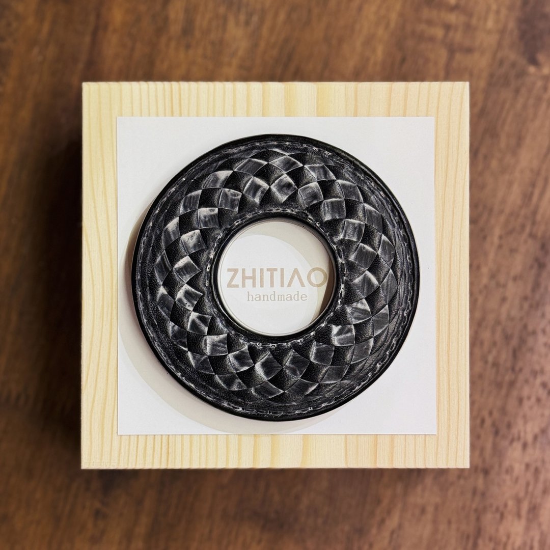 原创手工制作牛皮剑道刀镡 超维弦切 雾蜡黑 剑锷 Tsuba - 运动配件 - 真皮 黑色