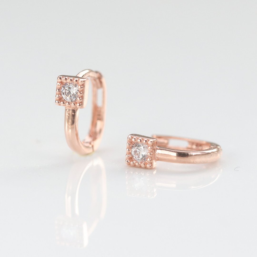 14K Square CZ Lock Earring 方形耳扣耳环 - 耳环/耳夹 - 贵金属 金色