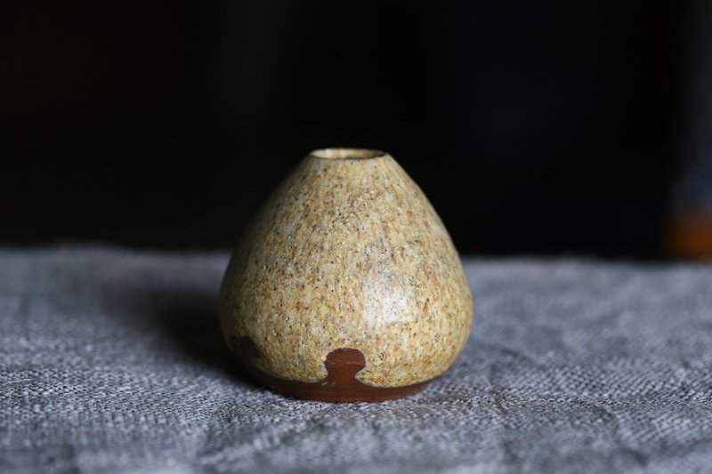 【 灰釉 】 燕麦黄 圆花器 - 花瓶/陶器 - 陶 