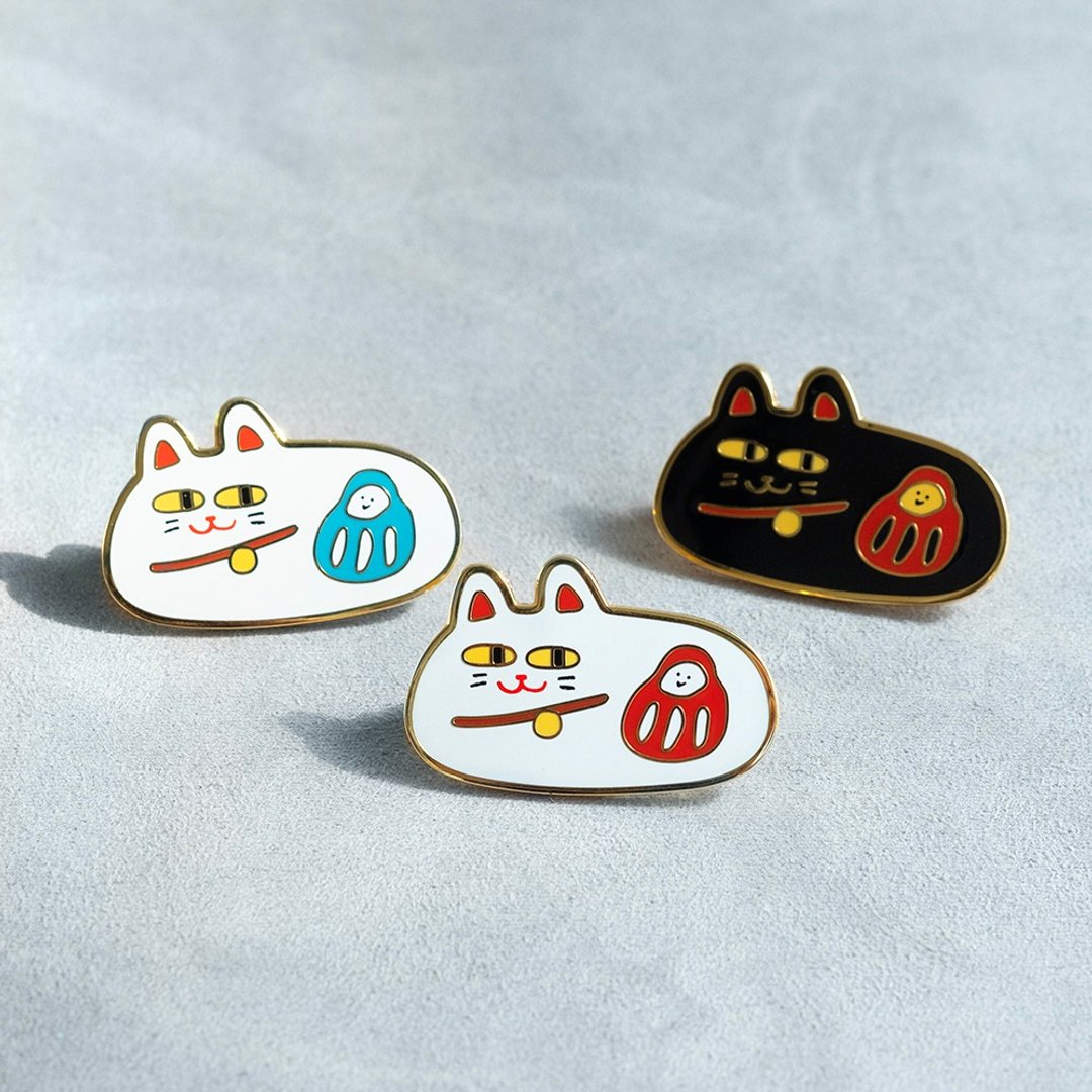 慵懒猫襟章胸针 - 胸针 - 其他金属 