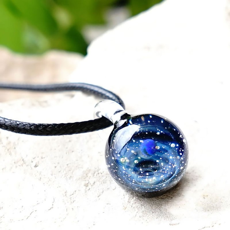 Your own microcosm. ver Small Green Opal Glass Pendant Space Koboshi Kuri Japanese Made in Japan Handmade Handmade Free Shipping - 项链 - 玻璃 蓝色