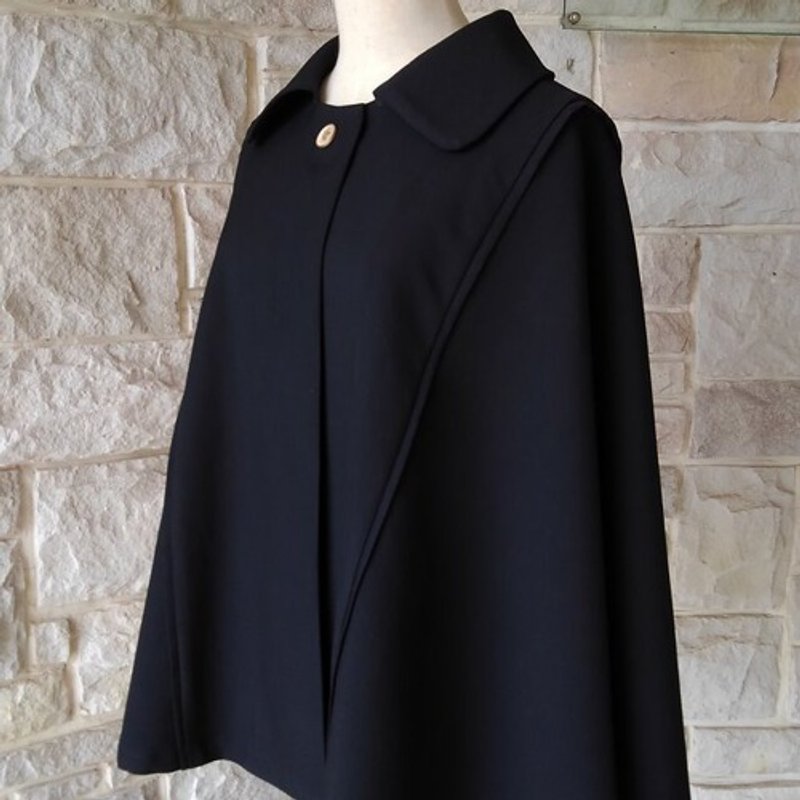 [Elegant Black Cape Coat] Wool Cashmere Black - 女装休闲/机能外套 - 棉．麻 