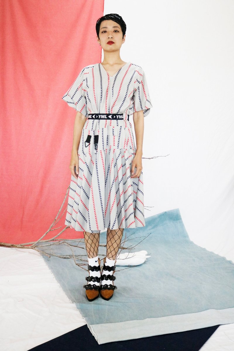 YML红蓝线小小音符登山洋装 - 洋装/连衣裙 - 纸 蓝色