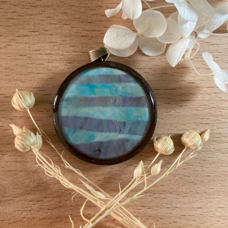 樽盖再生项链吊坠-紫蓝间 NP008 - 项链 - 木头 