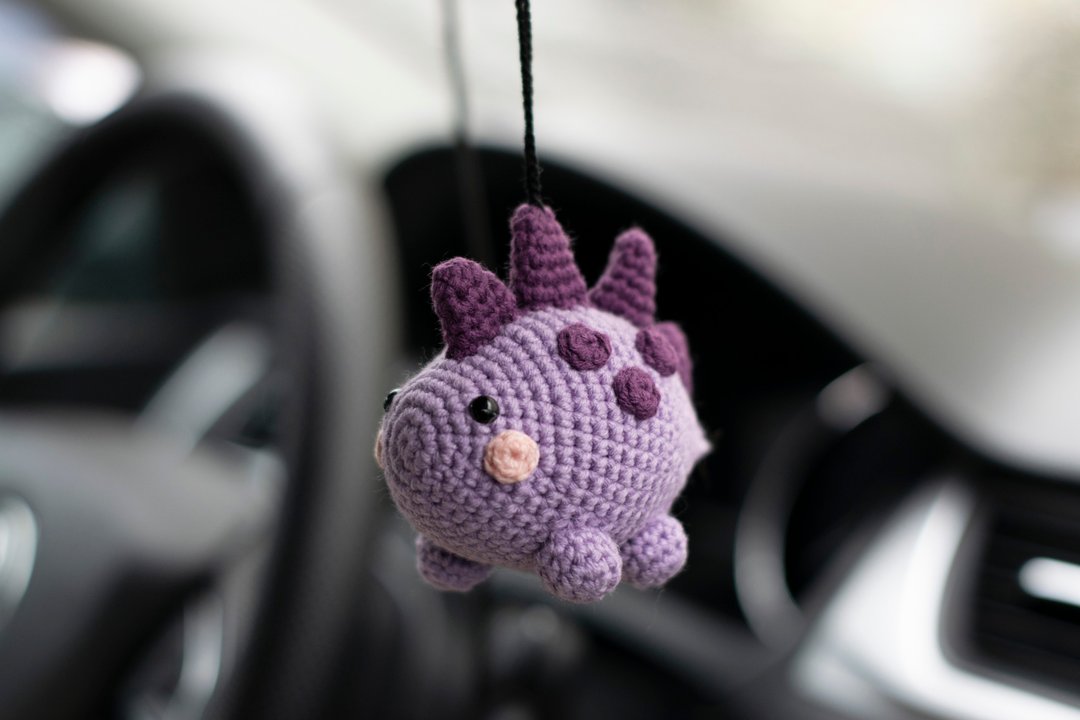 Dinosaur car accessories, rear view mirror charm, cute pendant, 平安車掛, 针织玩具 汽車用品 - 吊饰 - 棉 紫色