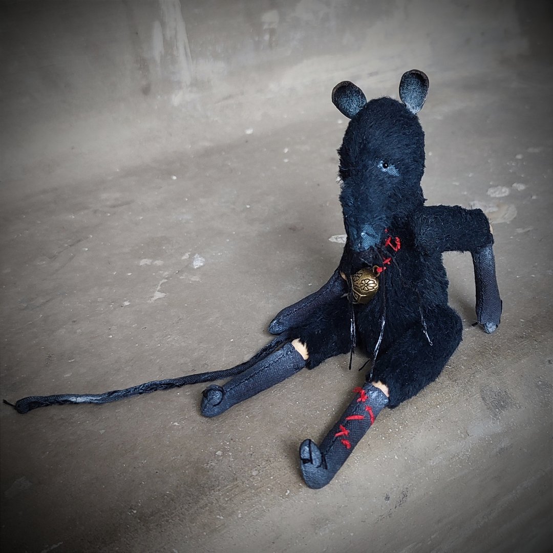 Creepy rat. Black creepy rat doll. Gothic rat figurine. Rat handmade. - 玩偶/公仔 - 棉 黑色