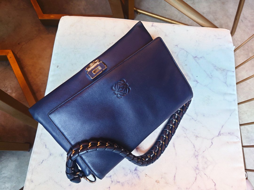 中古美品带尘袋 Loewe软糯链条包单肩包手提包法棍包腋下包通勤包 - 手提包/手提袋 - 真皮 蓝色