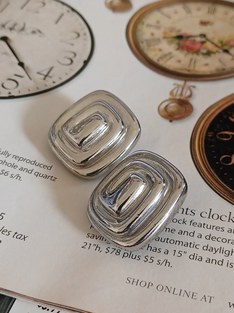 vintage jewelry  古董夹式耳环  回 - 耳环/耳夹 - 其他金属 